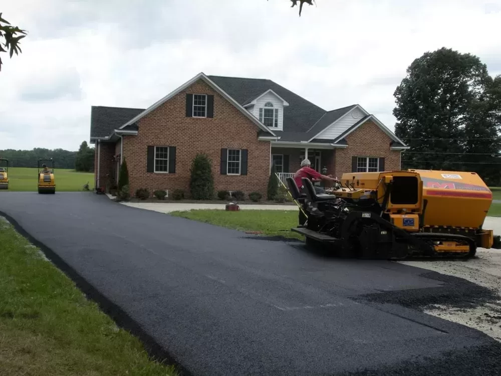 Why Asphalt Paving is the First Choice for Home Owners